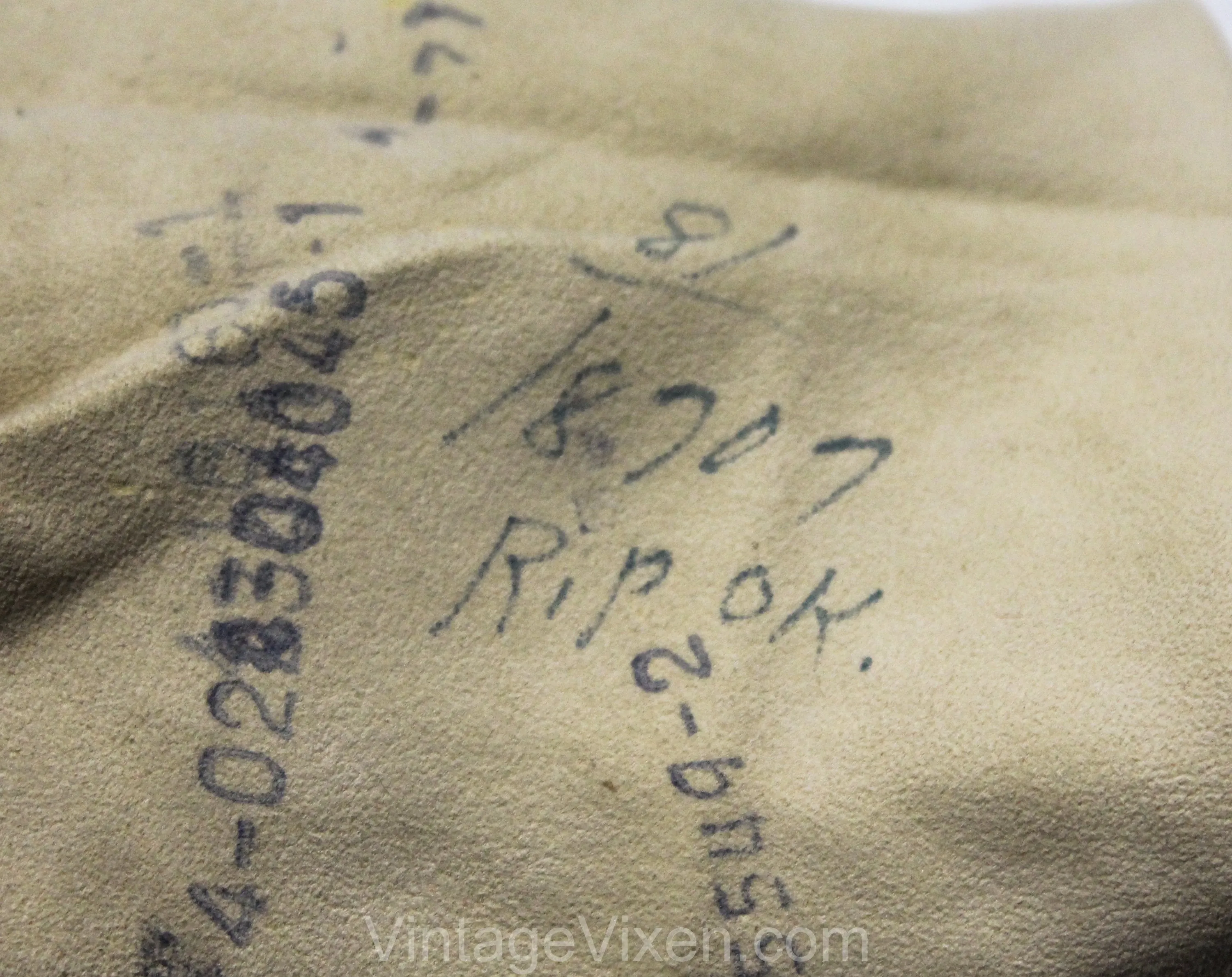 1930s Leather Gloves - Taupe Light Brown Suede 30s Pair of Gloves with Classic Stitched Points - Early Plastic Snaps At Wrist - 50306