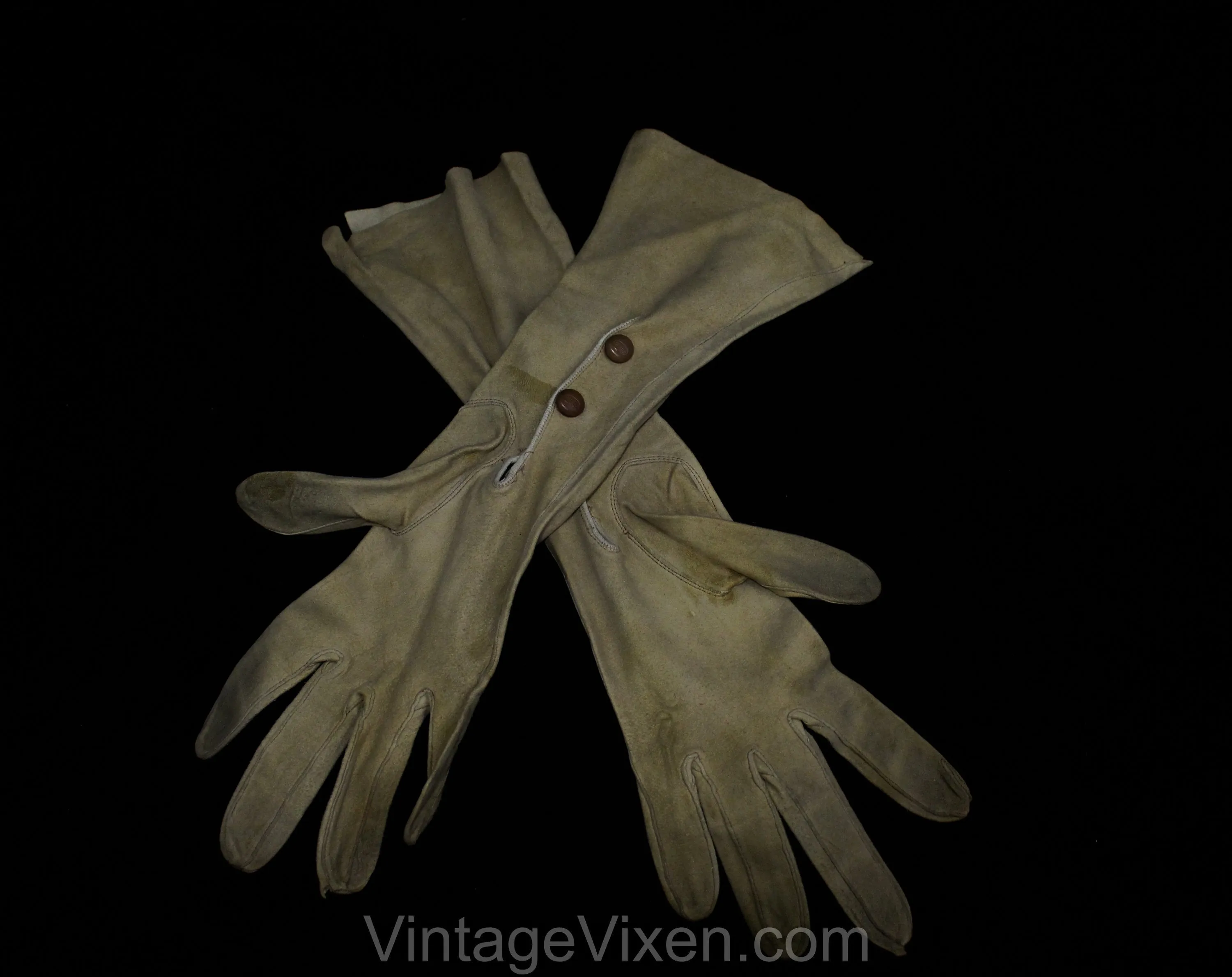 1930s Leather Gloves - Taupe Light Brown Suede 30s Pair of Gloves with Classic Stitched Points - Early Plastic Snaps At Wrist - 50306